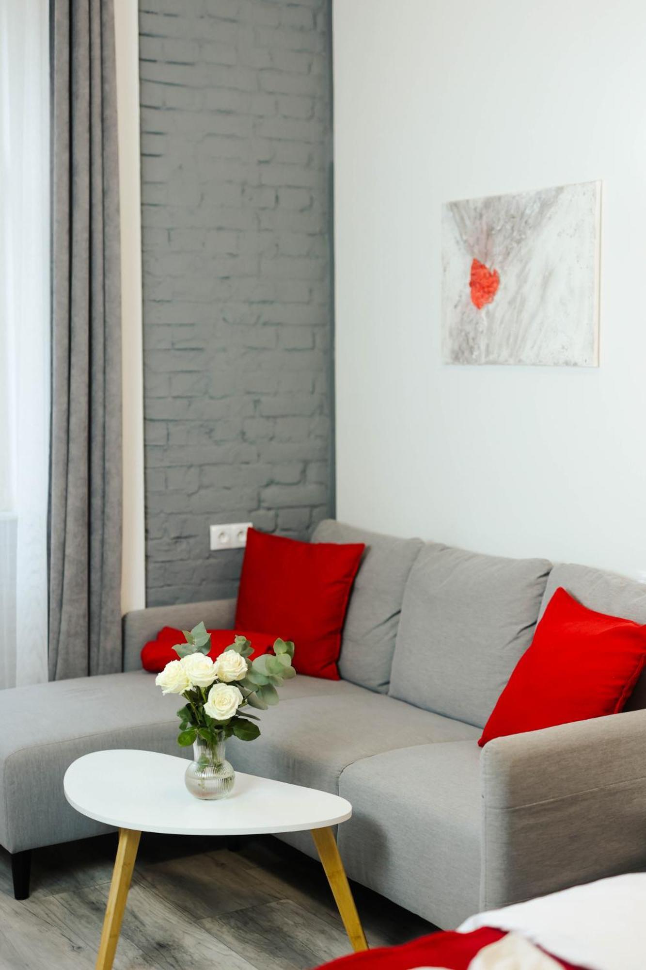 Spring Apartment *